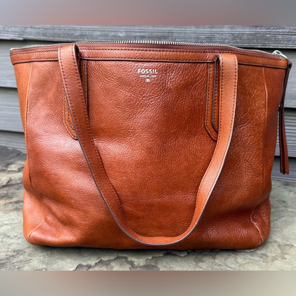 Fossil Leather Tote Bag 👜